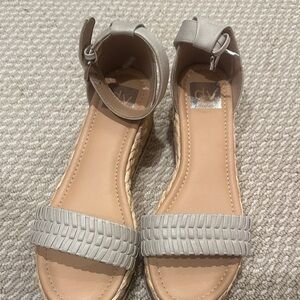 DV by Dolce Vita Tan and Gray Espadrille Sandals size 8 euc